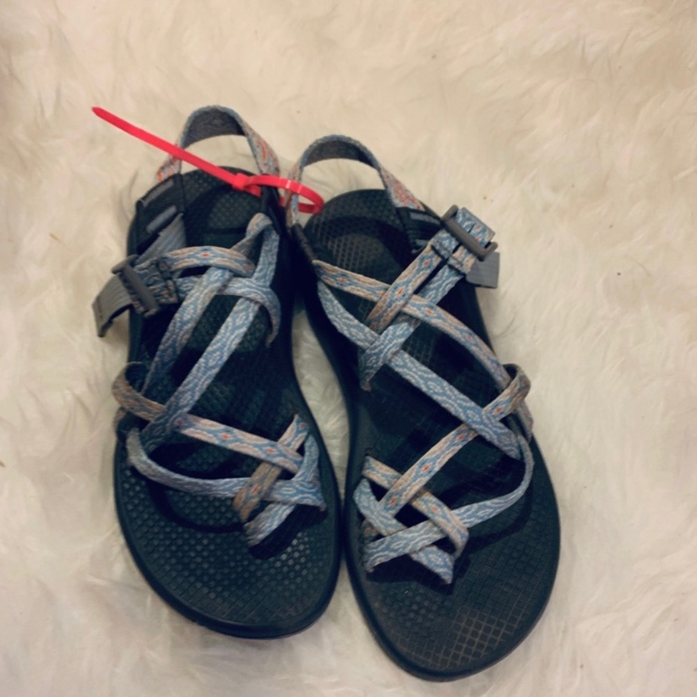 Women’s chacos size 8